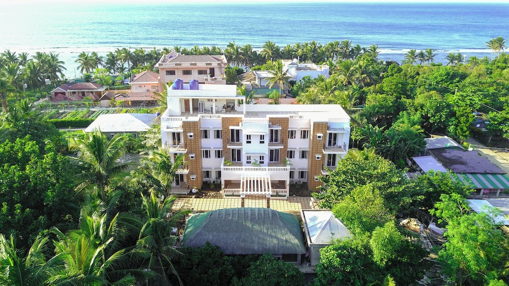 Bernardos Lantia Hotel — Basco