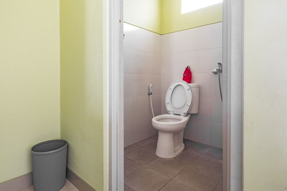 RedDoorz Syariah near Suncity Mall Sidoarjo in Sidoarjo, Indonesia