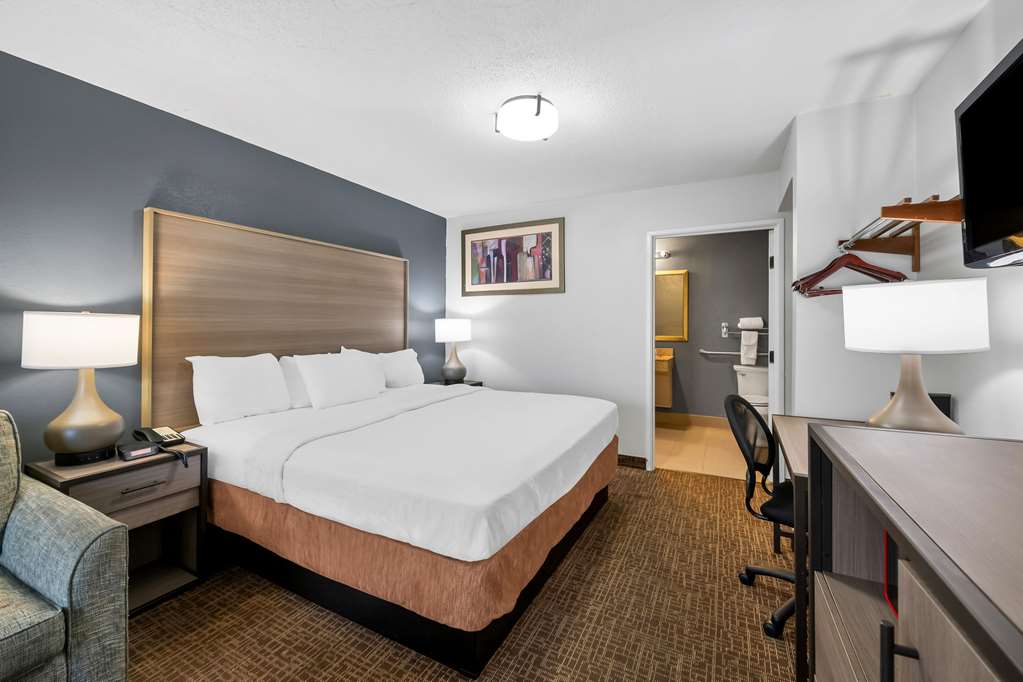 Quality Inn & Suites Fayetteville I 95 - photo 27