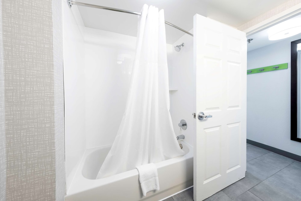 Hampton Inn Swedesboro Philadelphia - photo 23