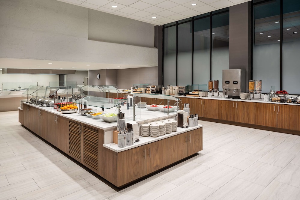 Embassy Suites by Hilton Austin Central - photo 35