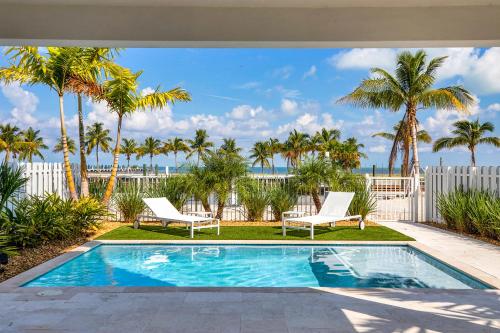 Brand New Luxury Oceanfront Home w Pool 38' Slip — 4-Star Luxury Hotel in Marathon, United States