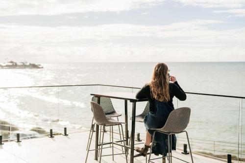 Novo Luxury Apartment Penguin Accommodation Itas — 4-Star Luxury Hotel in Penguin, Australia