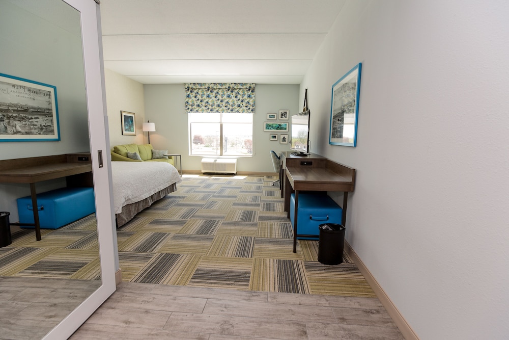 Hampton Inn & Suites Syracuse North Airport Area - photo 7