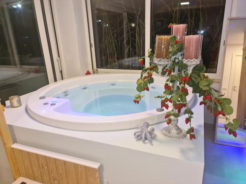 Ulivi di Minerva Boutique Holiday Home SUPER SUITE & SPA POLLON Ostuni Fasano Cisternino — 4-Star Luxury Hotel in Montalbano, Italy