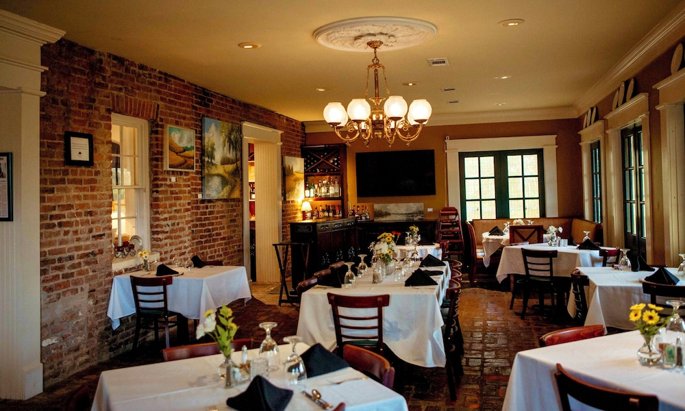 Anchuca Historic Mansion & Inn - photo 101