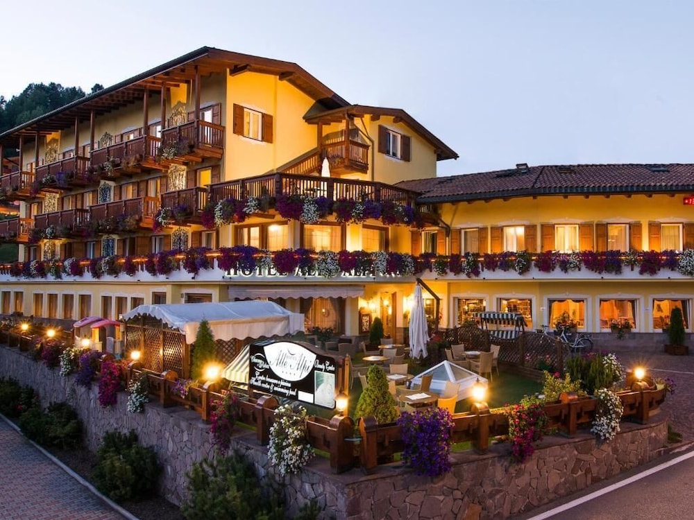 Hotel Alle Alpi — 4-Star Luxury Hotel in Moena, Italy