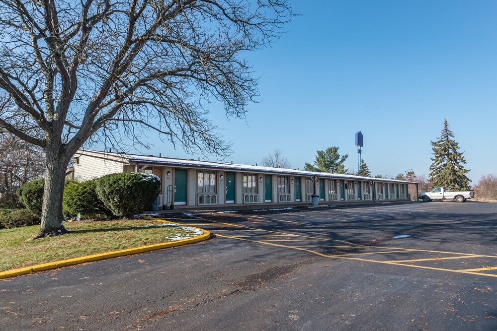 Oyo Hotel Wadsworth Oh I 76 - photo 23