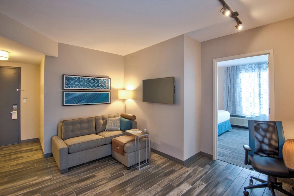 TownePlace Suites by Marriott Miami Airport - photo 27