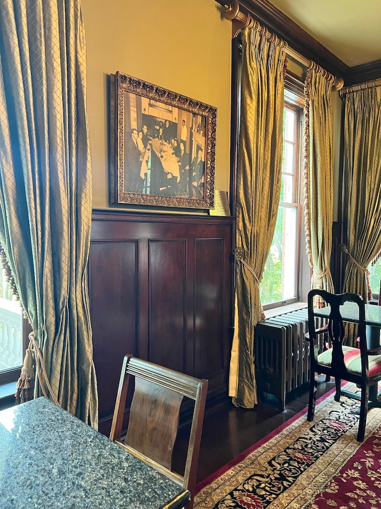 Huffman Manor Inn - photo 33