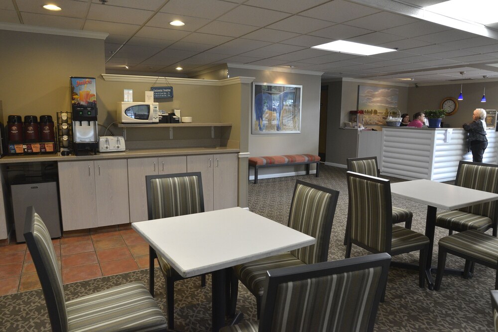 Hilltop Inn by Riversage - photo 18