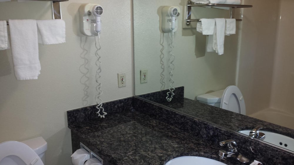 Regency Inn and Suites Moreno Valley - photo 23