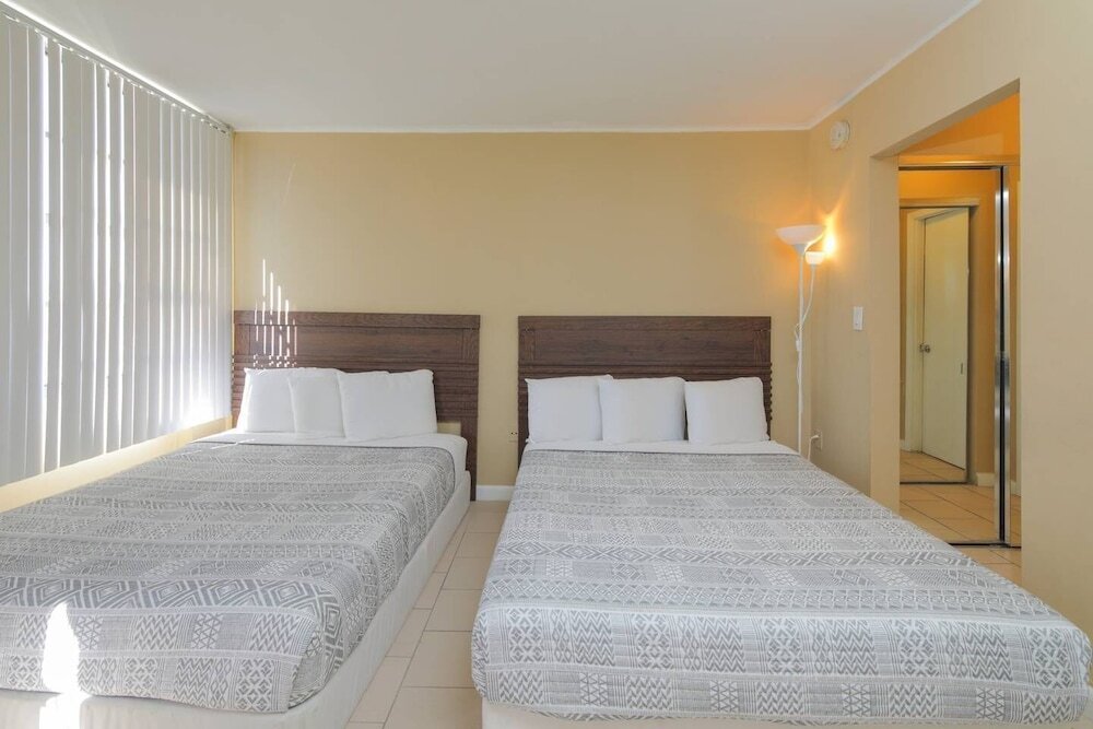 Beautiful Property in Hallandale Beach - photo 3