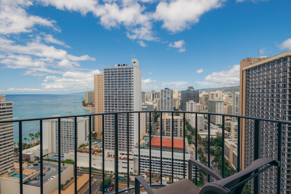 Waikiki Beach Marriott Resort & Spa - photo 39