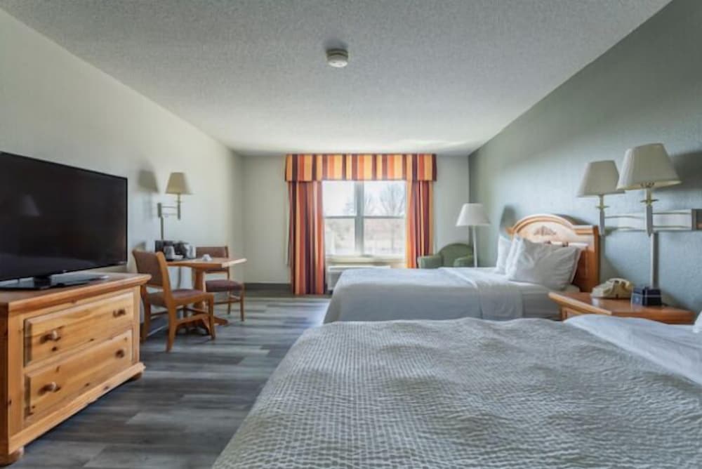 Lancaster Inn and Suites - photo 14