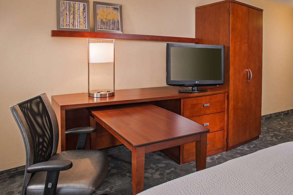 Sonesta Select Charlotte University Research Park - photo 9
