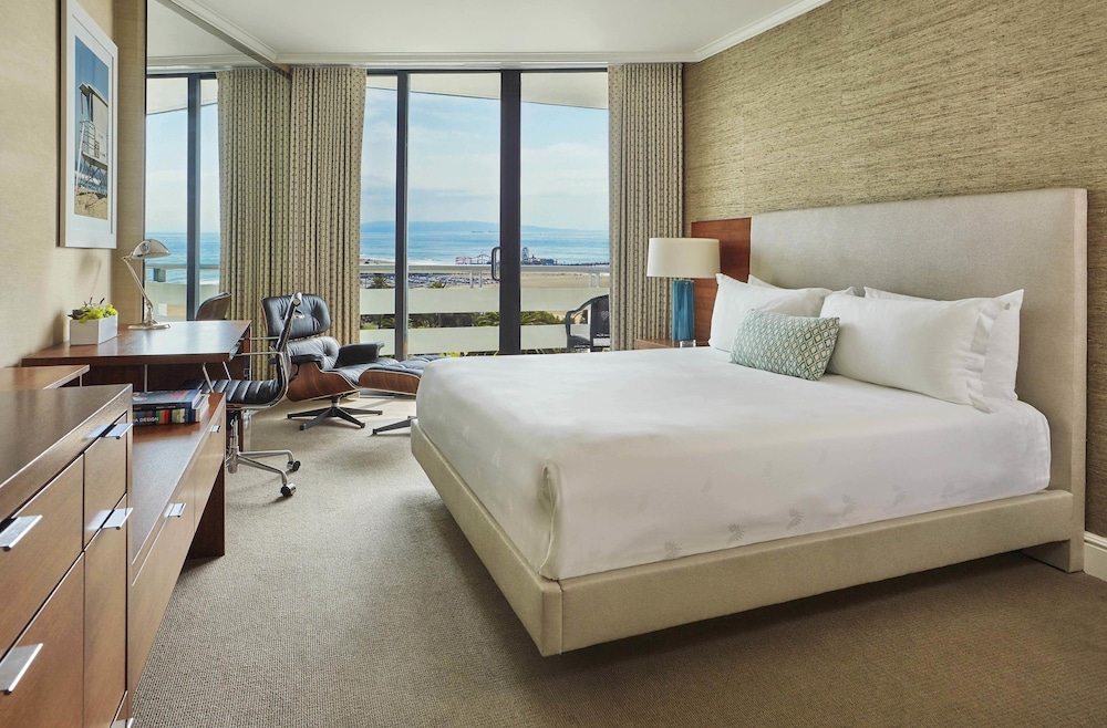 Fairmont Miramar Hotel - photo 9