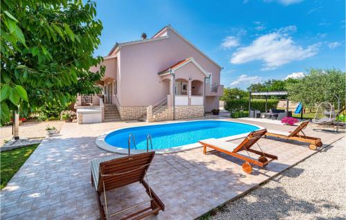 Three Bedroom Holiday Home In Murvica — 4-Star Luxury Hotel in Zadar, Croatia