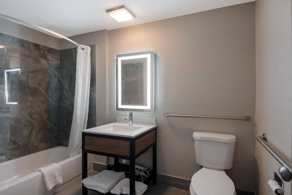 Days Inn by Wyndham Ankeny Des Moines - photo 20