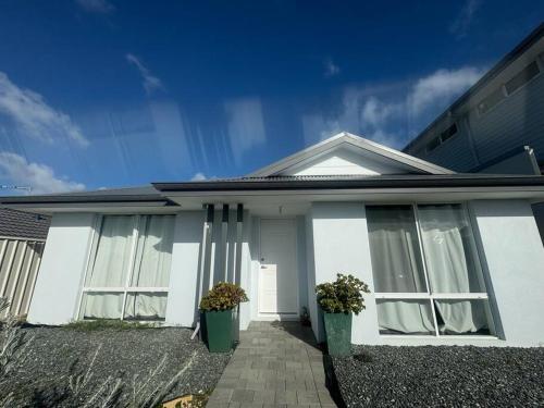 Golfers dream 300m to the beach in Dawesville, Australia