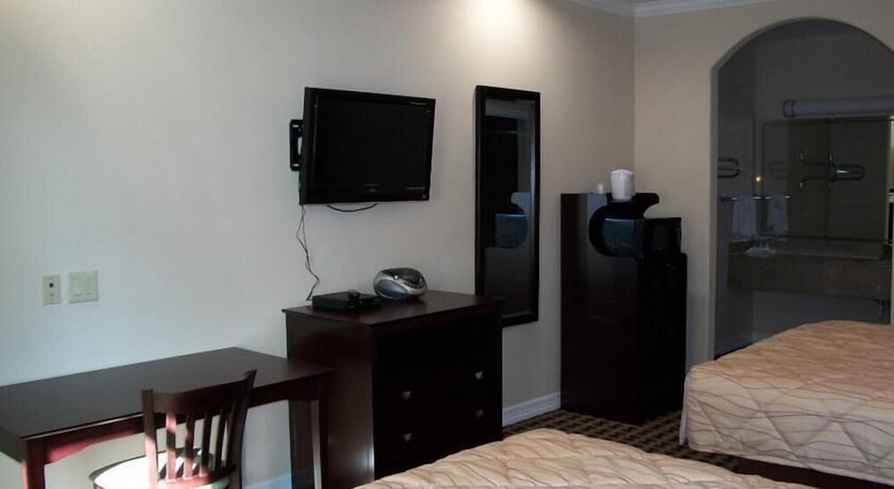 Palace Inn Fairbanks - photo 12