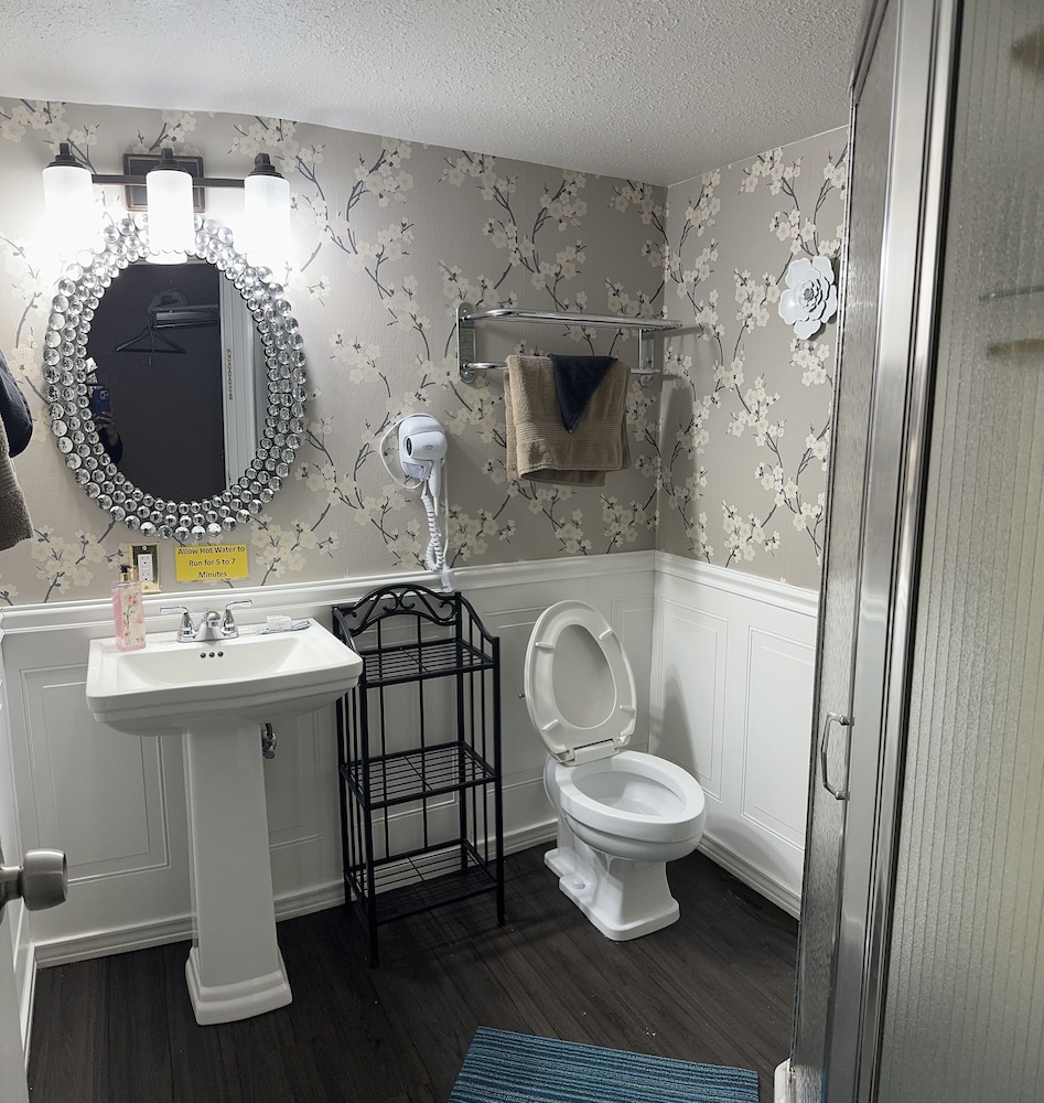 The Village Inn Hotel - photo 57