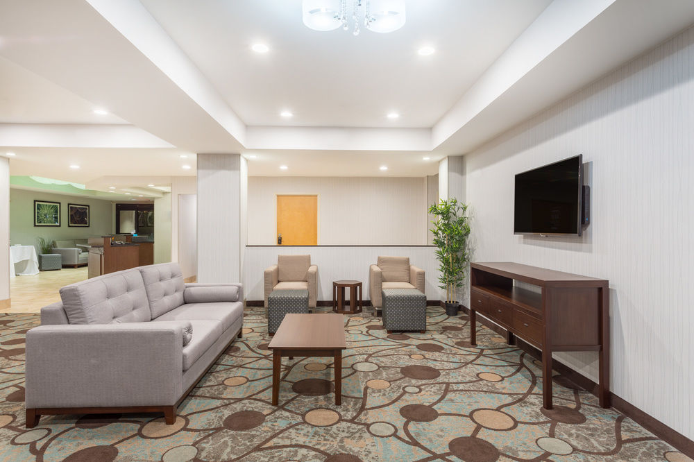 Wyndham Garden Greenville Airport - photo 32