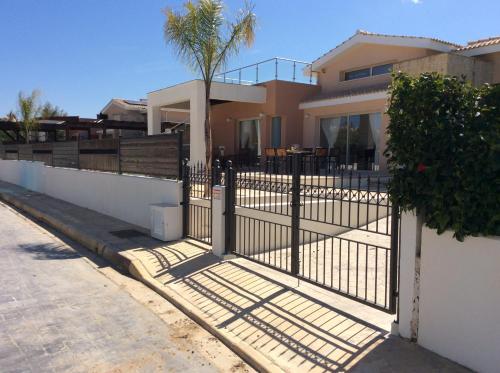 Dream House Latchi Villa