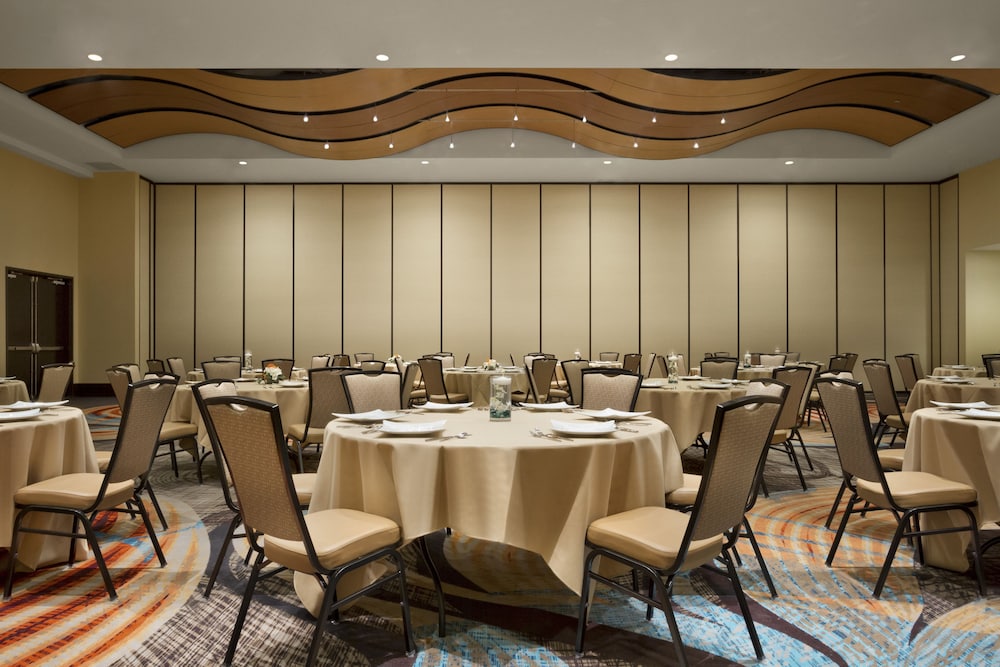 Embassy Suites by Hilton Knoxville West - photo 31