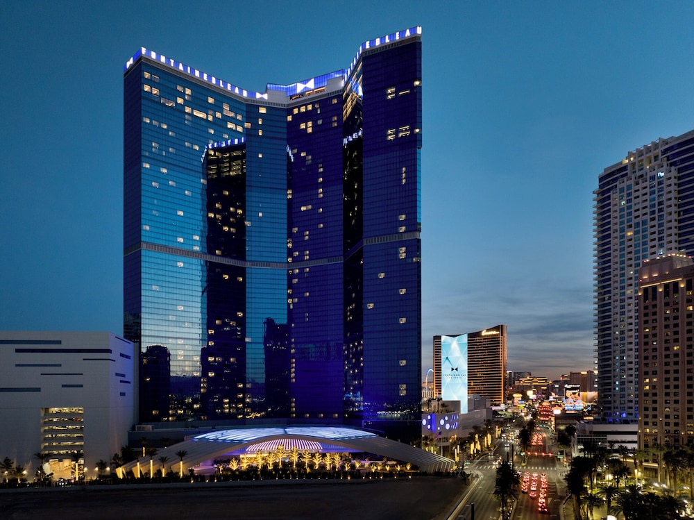 Fontainebleau Las Vegas — 5-Star Luxury Hotel in Las Vegas, United States