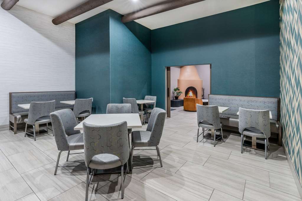 La Quinta Inn & Suites by Wyndham Santa Rosa - photo 23