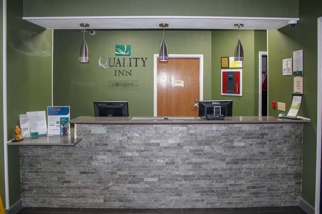 Quality Inn North Vernon near Hwy 50 - photo 4