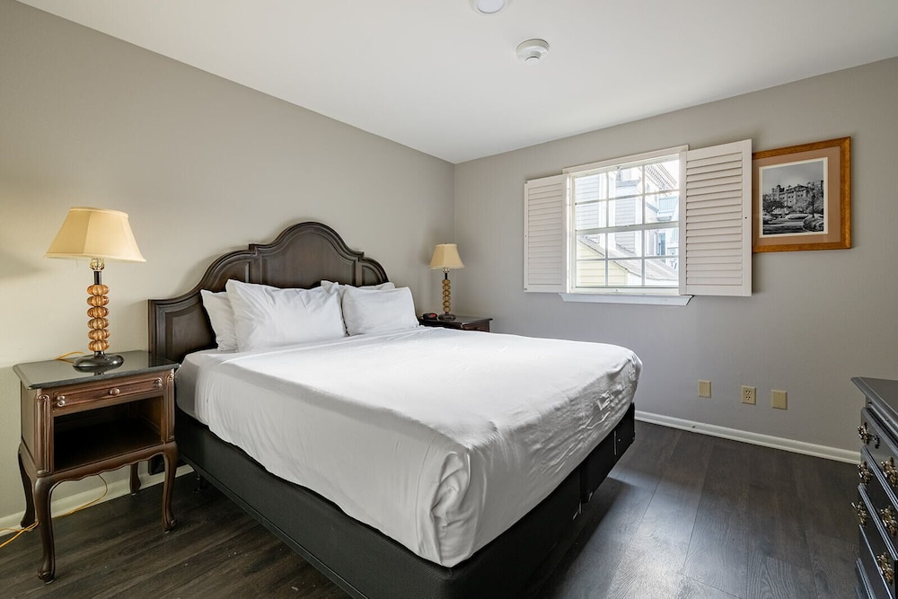 French Quarter Suites Hotel - photo 17