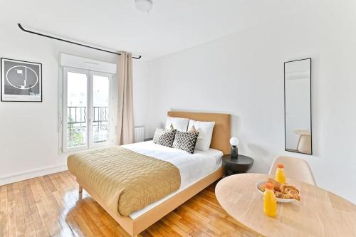 Studio Spacieux Et Colore Montreuil in Montreuil, France