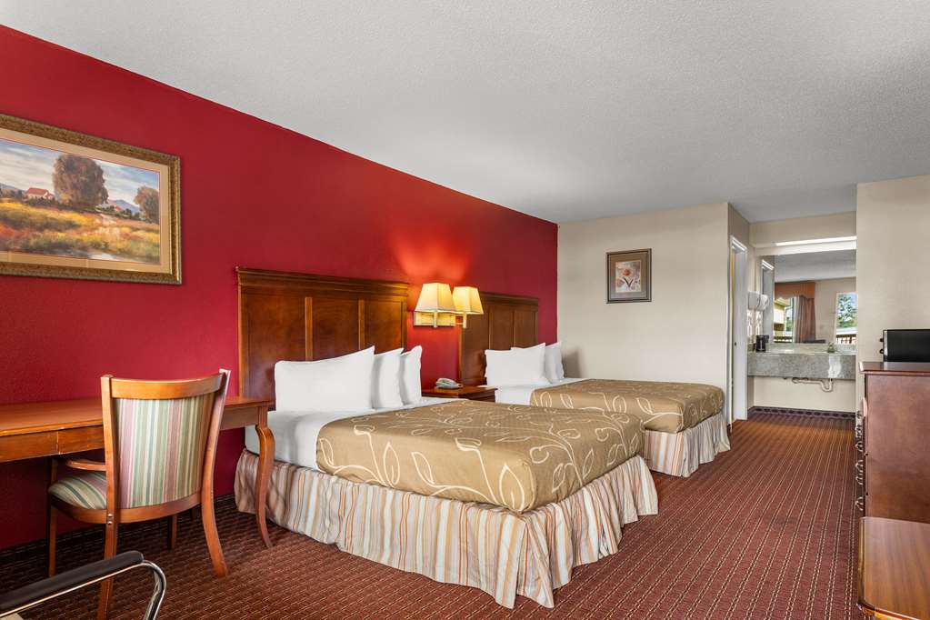 Americas Best Value Inn Montezuma - photo 10