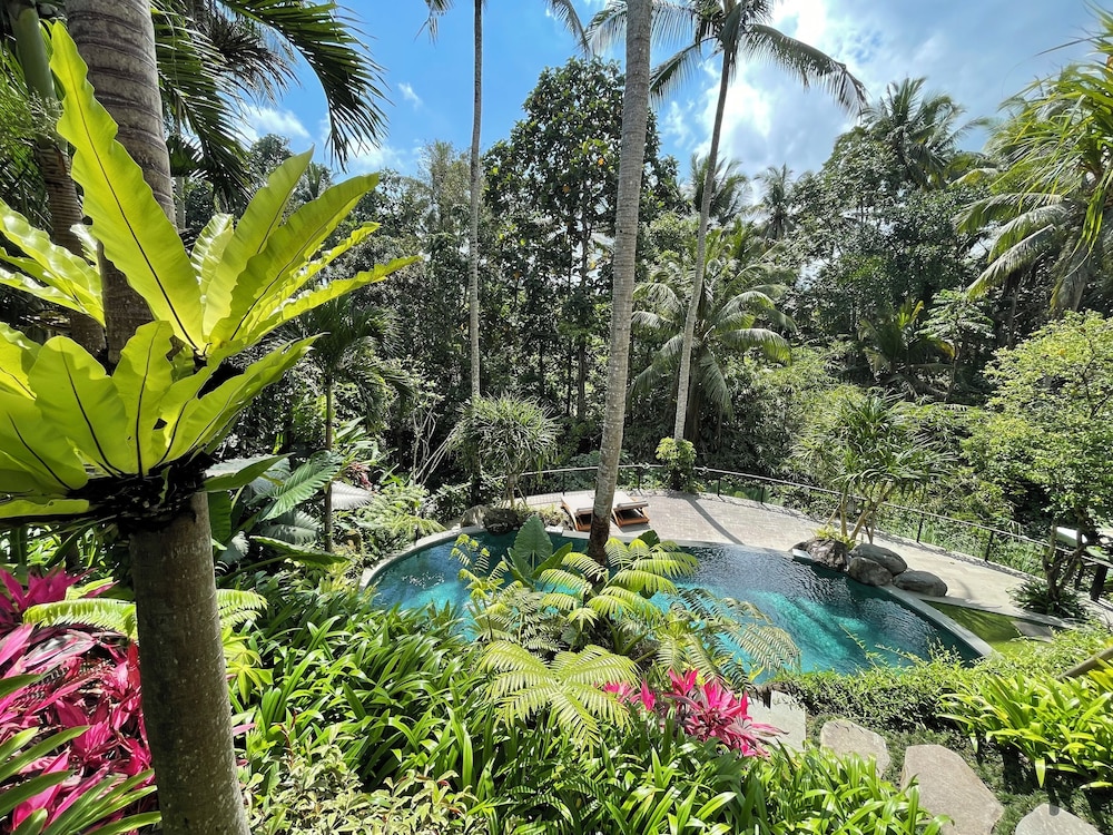 The Ubāri Bali Luxury Riverside Escape — 4-Star Luxury Hotel in Ubud, Indonesia