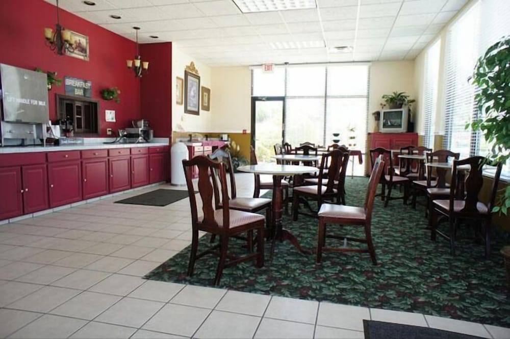 Lincoln Inn Express Hotel and Suites - photo 27