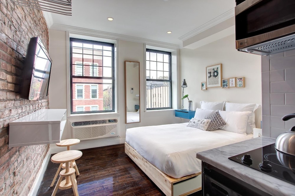 East Village Hotel - photo 9