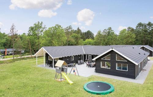 Eight Bedroom Holiday Home Frederiksværk With A Room Hot Tub 03 — 5-Star Luxury Hotel in Frederiksvaerk, Denmark