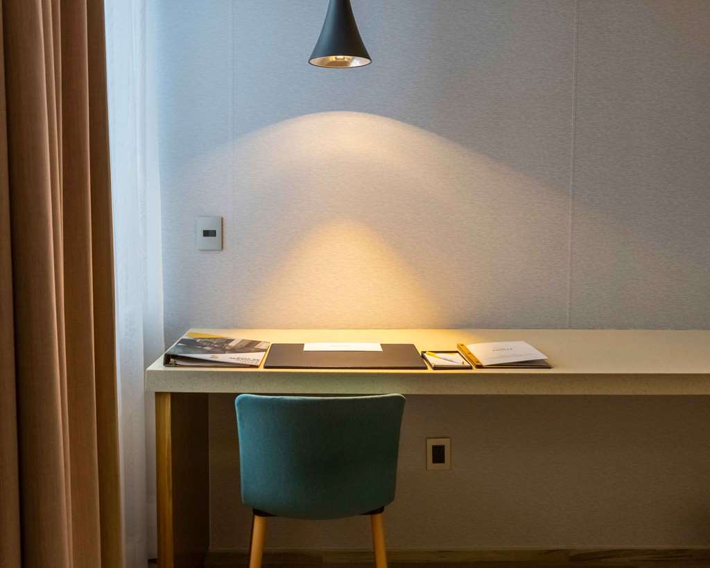 Desk doubleroom
