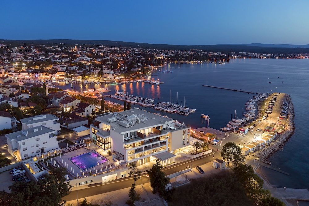 Hotel Riva - carbon neutral hotel in Krk