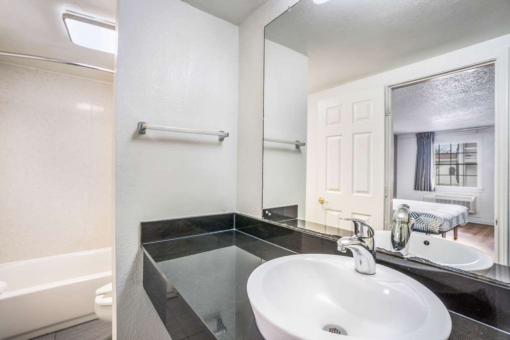 Motel 6 Dallas TX Market Center - photo 27