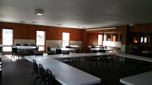 Woodlands Inn & Suites - photo 15