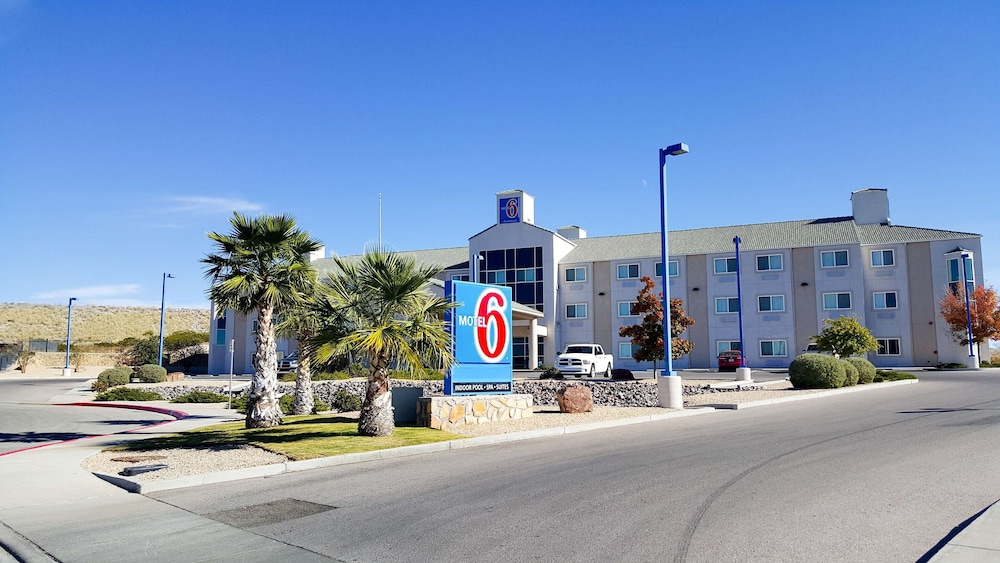 Motel 6 Las Cruces NM Telshor - carbon neutral hotel in Las Cruces