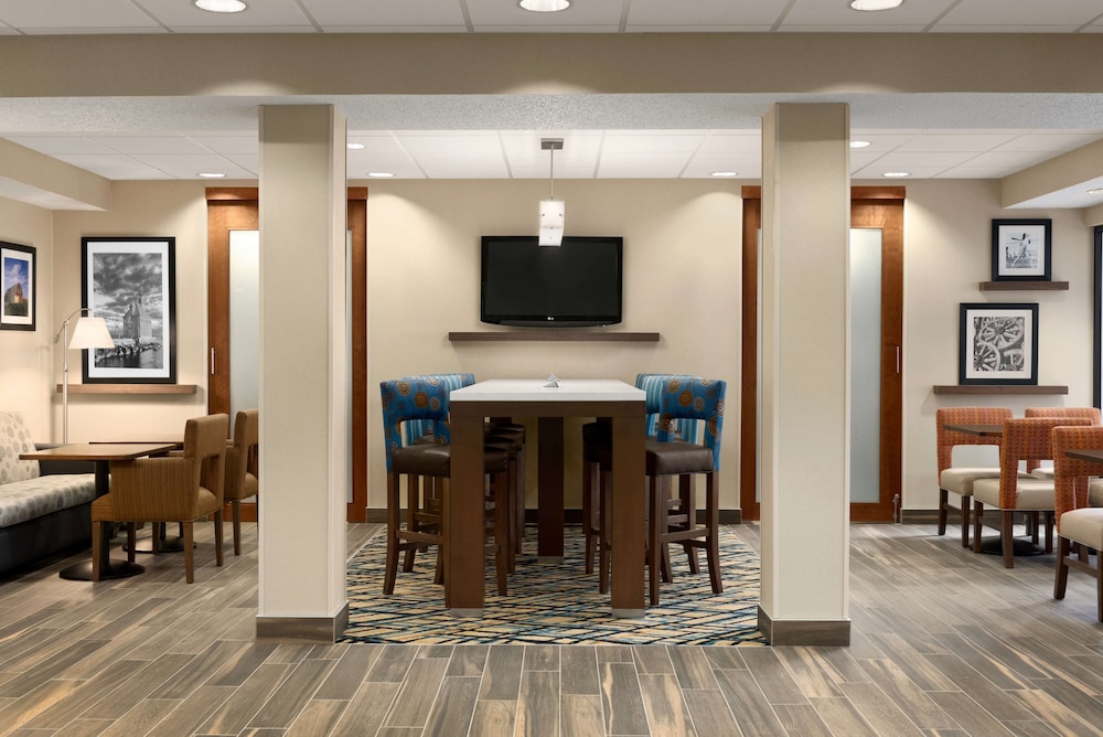 Hampton Inn By Hilton Wausau - photo 2