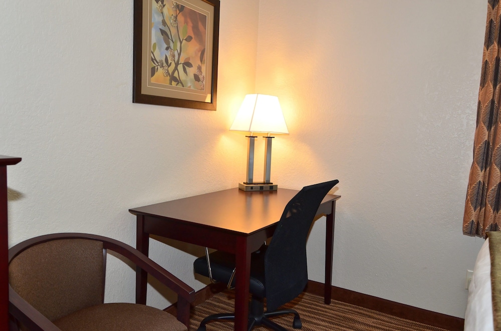 Cobblestone Inn & Suites Clarion - photo 25