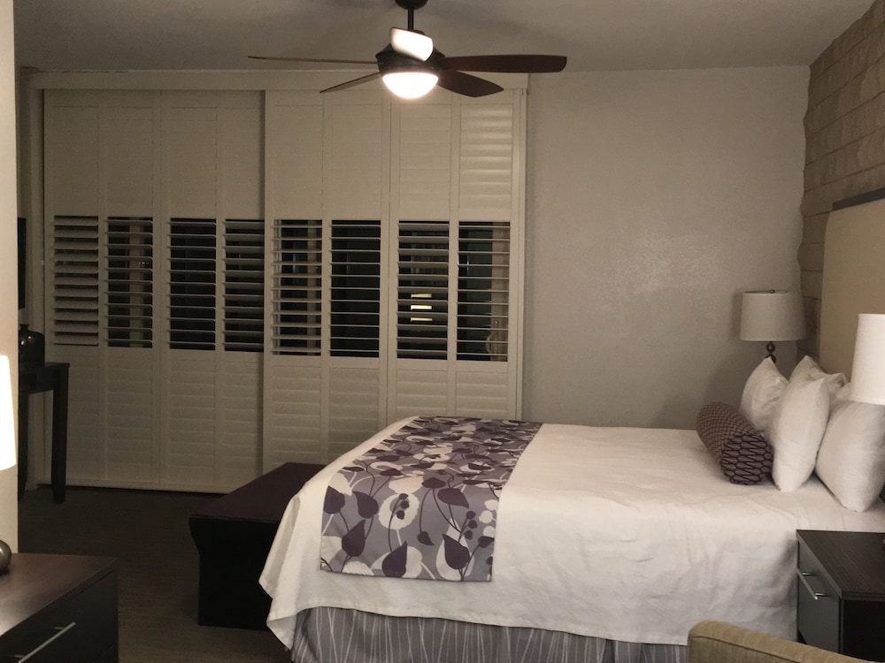 GetAways at Palm Springs Tennis Club - photo 8