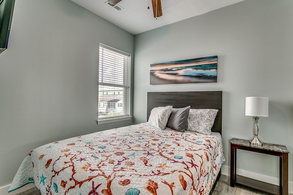 Together Resorts Cherry Grove Resort at 5401 A N Ocean Blvd - photo 5