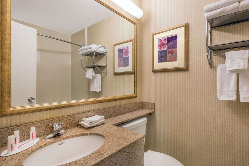 Days Inn by Wyndham Rutland Killington Area - photo 10