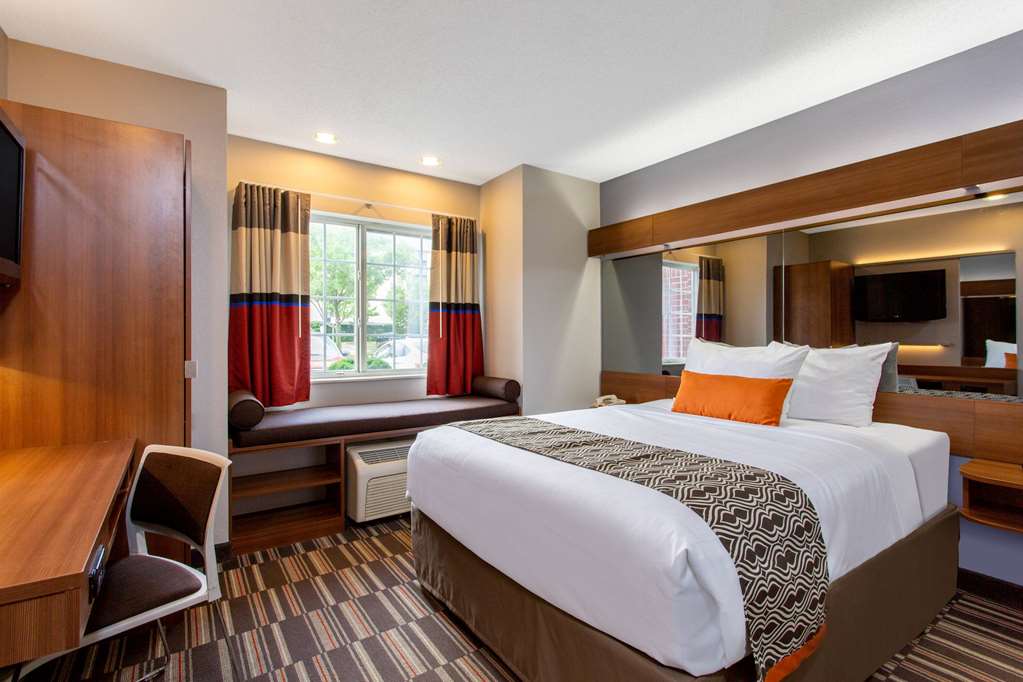 Microtel Inn & Suites by Wyndham Philadelphia Airport - photo 16